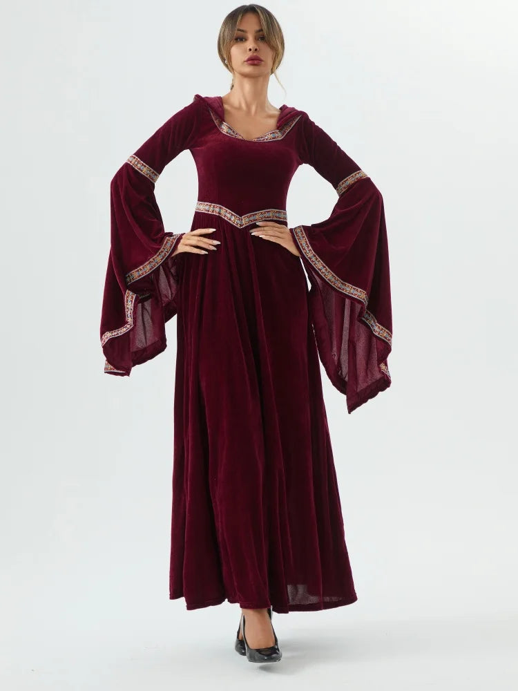 Robe gothique de sorcière à capuche